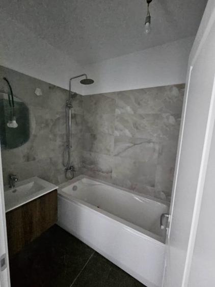 Garsonieră decomandată în Vișani