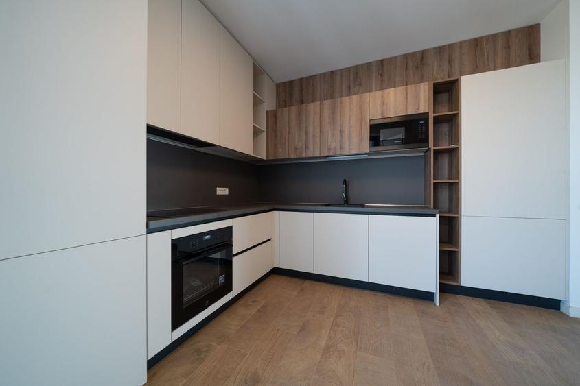 Apartament cu 4 camere decomandat, mobilat în Herăstrău