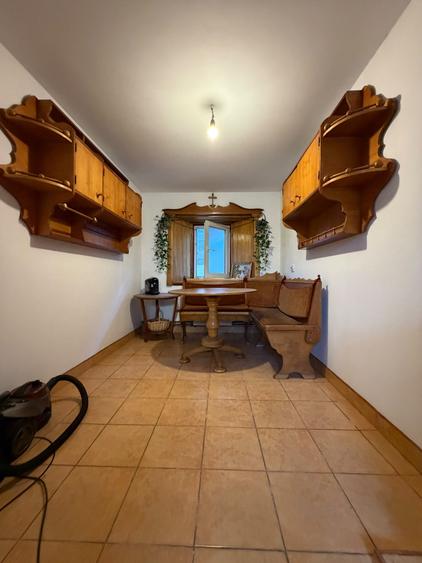 Casă individuală cu 5 camere cu Canalizare în Chișoda
