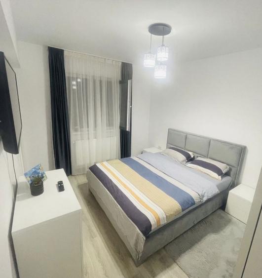 Apartament cu 3 camere decomandat în Dobroești
