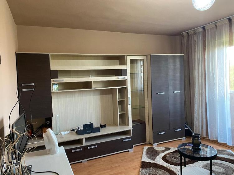 Apartament cu 2 camere decomandat în Zorilor