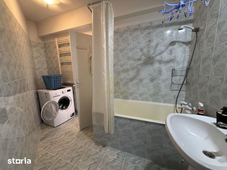 Apartament cu 3 camere semidecomandat în Central