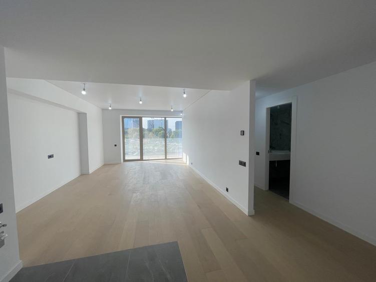 Apartament cu 3 camere decomandat în Barbu Văcărescu
