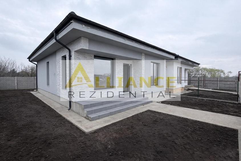 Casă individuală cu 3 camere cu Canalizare în Berceni