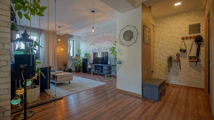 Apartament cu 2 camere semidecomandat, mobilat în Drumul Poienii