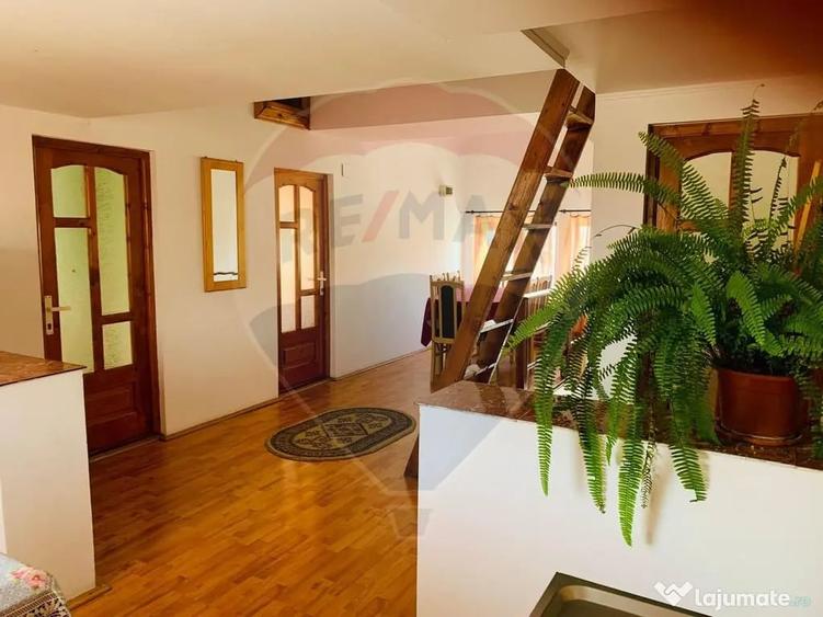 Casă cu 3 camere cu Teren 861 Mp în Central