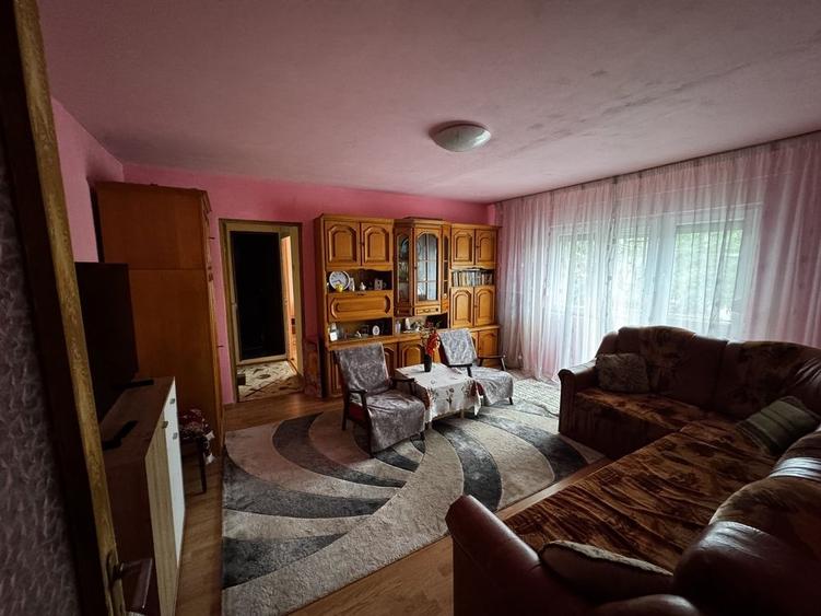 Apartament cu 2 camere semidecomandat în Rogerius