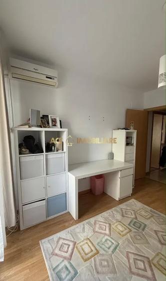 Apartament cu 3 camere decomandat, mobilat în Basarabia