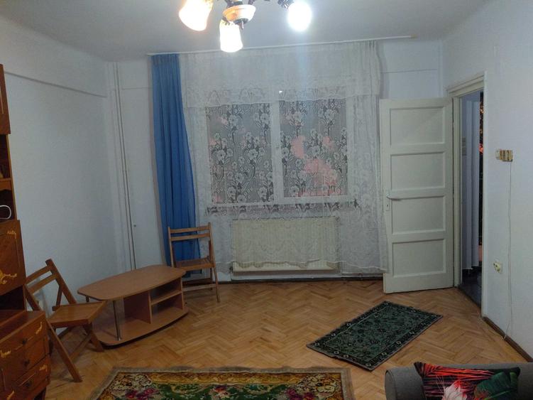 Garsonieră decomandată în Horea