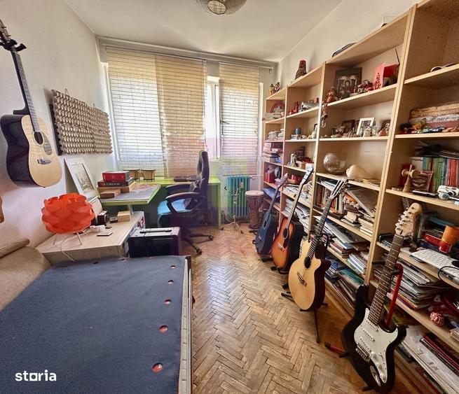 Apartament cu 3 camere semidecomandat în Mihai Bravu