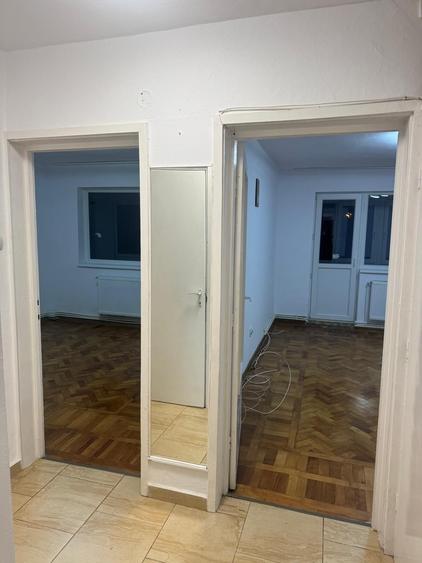 Apartament cu 2 camere decomandat în Crâng