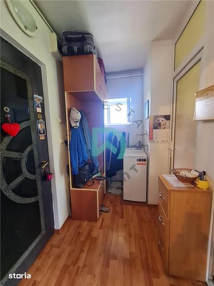 Garsonieră decomandată, mobilată în Dârste