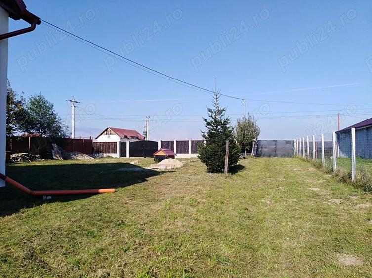 Casă cu 5 camere cu Teren 1800 Mp în Glăjărie
