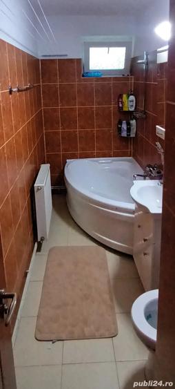Apartament cu 4 camere în Drăgășani