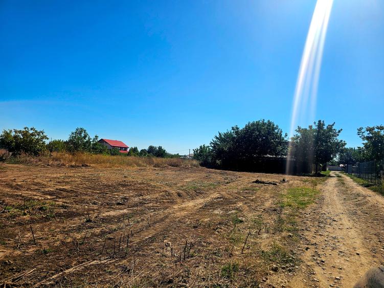Teren intravilan de 500 mp, în Costi