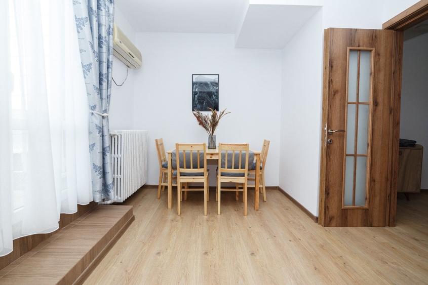Apartament cu 2 camere semidecomandat, mobilat în Universitate
