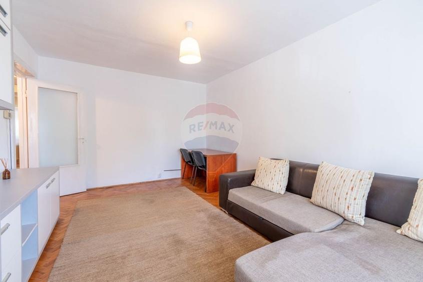 Apartament cu 3 camere decomandat în Zorilor