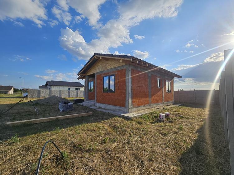 Casă cu 3 camere în Leș
