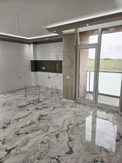 Apartament cu 3 camere semidecomandat în Torontalului