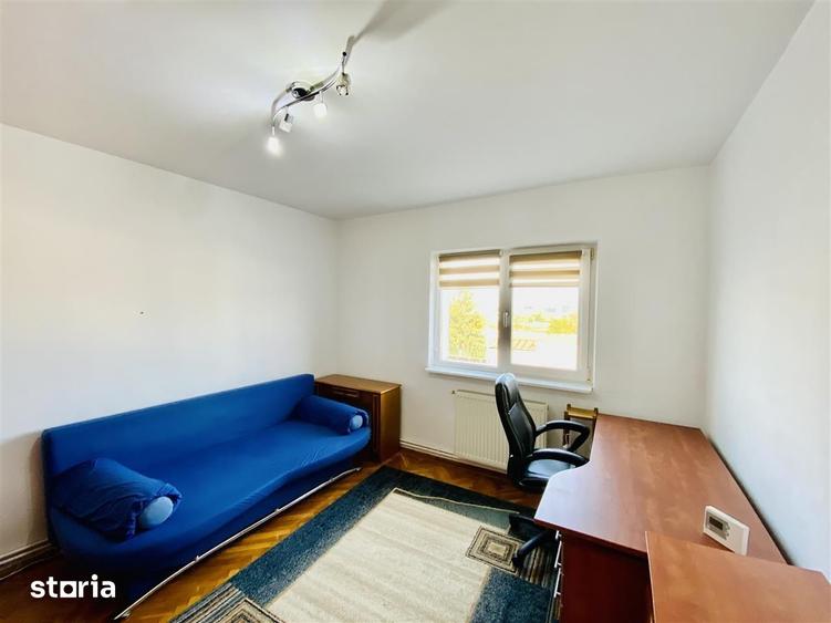 Apartament cu 4 camere decomandat în Ștrand