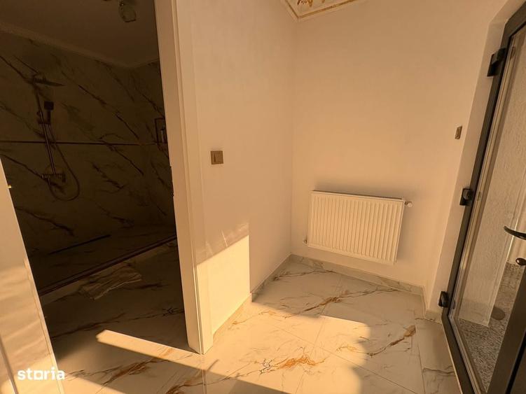 Casă cu 4 camere în Vitan