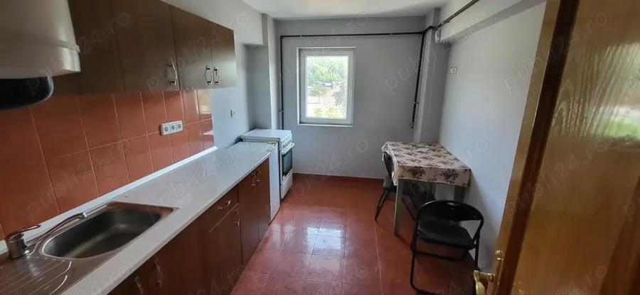 Apartament cu 2 camere decomandat în Petros