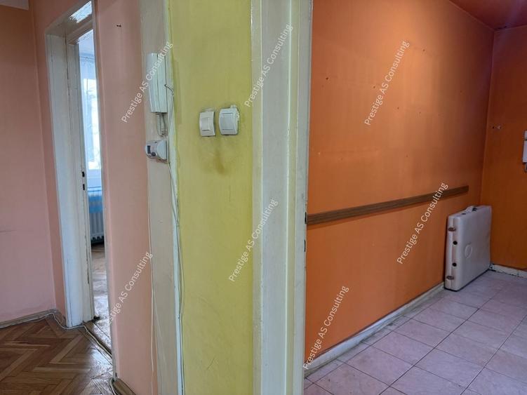 Apartament cu 4 camere decomandat în Central