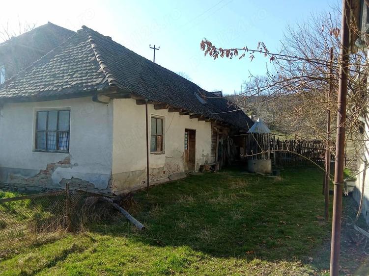 Casă cu 3 camere în Trei Sate