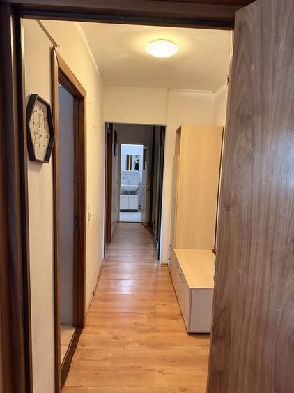 Apartament cu 2 camere decomandat în Titan