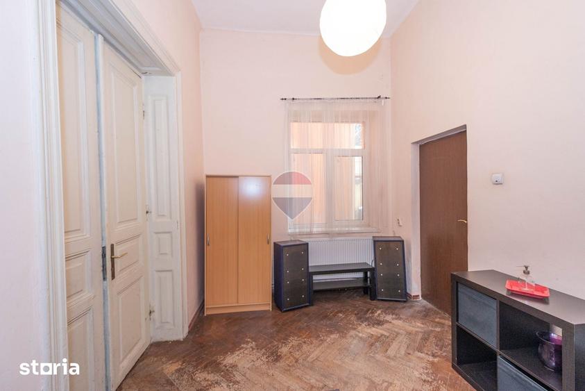 Apartament cu 3 camere semidecomandat în Parcul Carol
