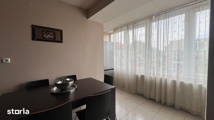 Apartament cu 3 camere decomandat în Intim