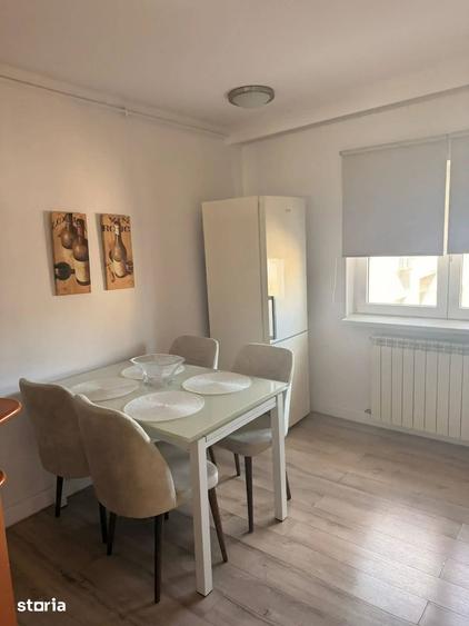 Apartament cu 3 camere, mobilat în Vitan
