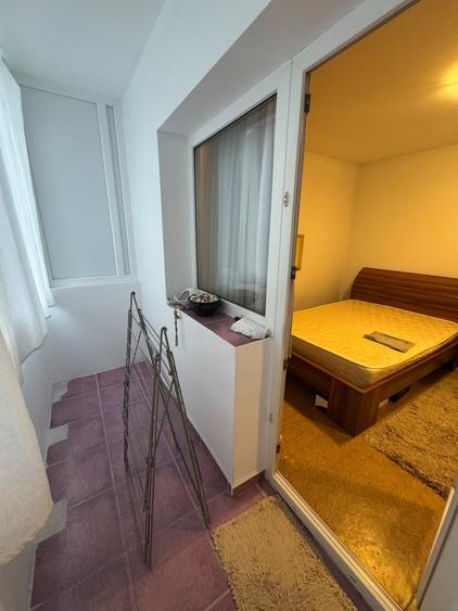 Apartament cu 3 camere decomandat în Berceni