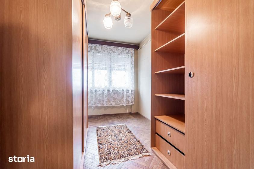 Apartament cu 4 camere decomandat în Central