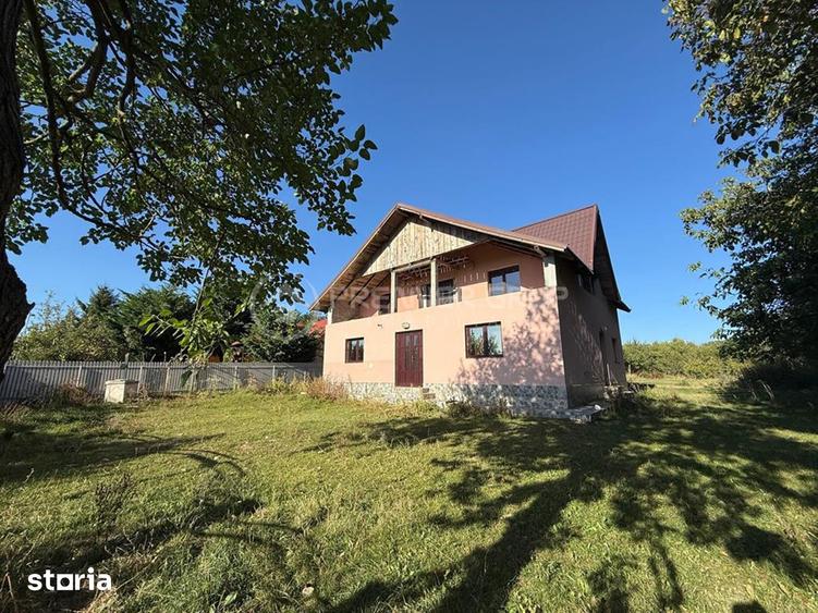 Casă cu 5 camere cu Teren 1517 Mp în Mironeasa