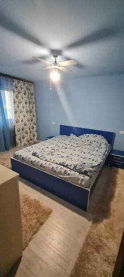 Apartament cu 3 camere semidecomandat în Cetate