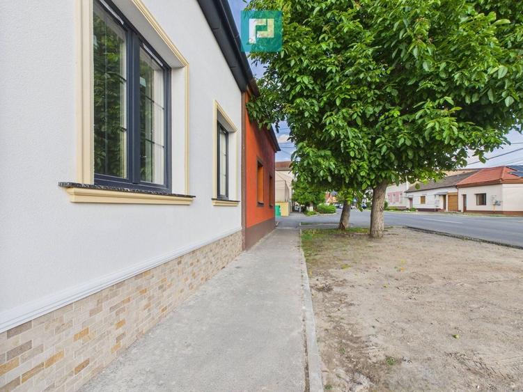 Apartament cu 2 camere semidecomandat în Pârneava