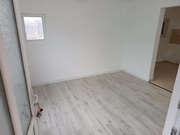Casă cu 3 camere cu Teren 860 Mp în Pietroasele