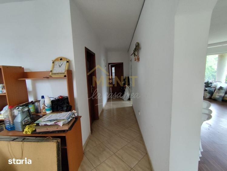 Casă cu 5 camere cu Teren 1508 Mp în Bereasca