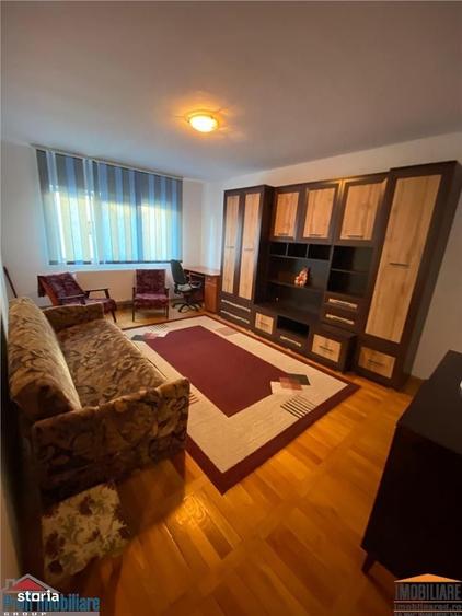 Apartament cu 2 camere decomandat în Podgoria