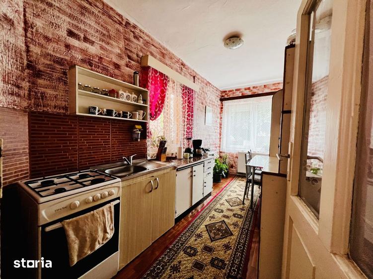 Casă cu 4 camere cu Teren 900 Mp în Mircea cel Bătrân