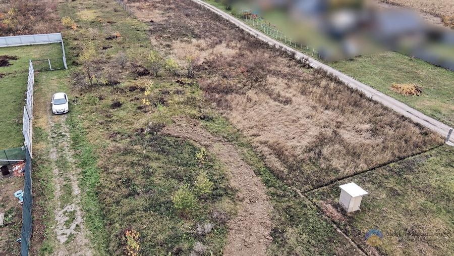 Teren intravilan de 900 mp, în Dumbrava Roșie
