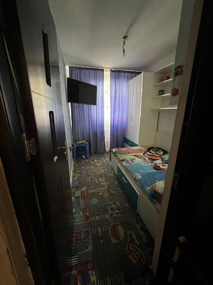 Apartament cu 3 camere semidecomandat în Central