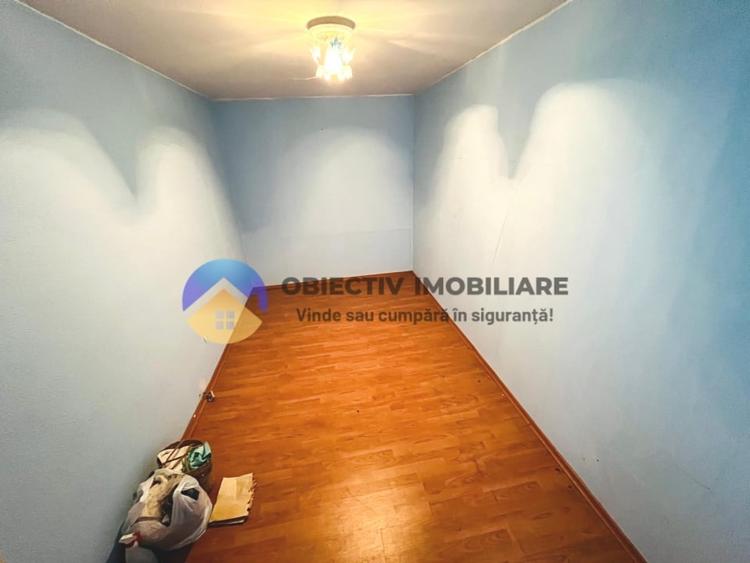 Apartament cu 3 camere semidecomandat în Dărmănești
