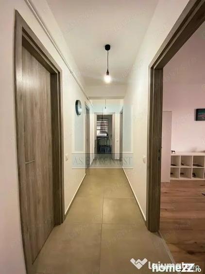 Apartament cu 3 camere decomandat în Tractorul