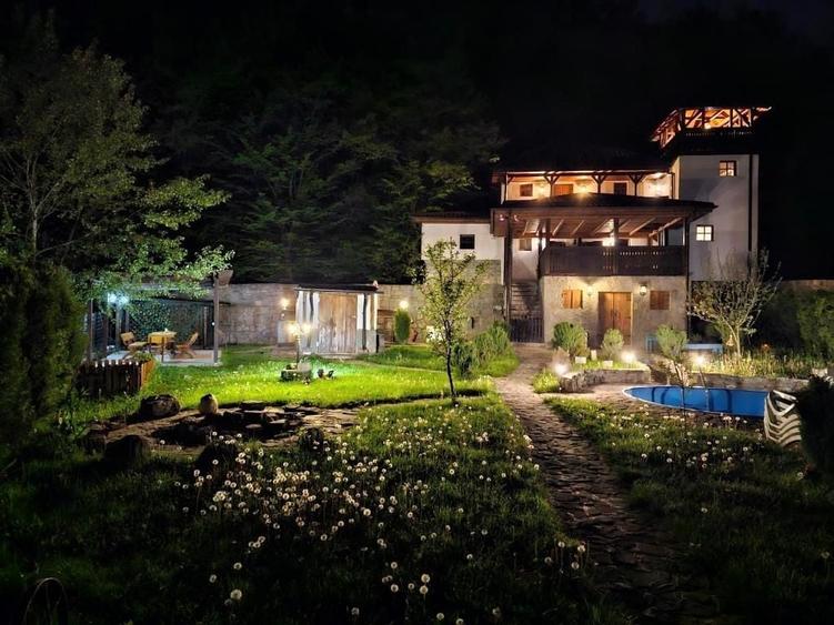 Casă cu 4 camere cu Teren 700 Mp în Sărata