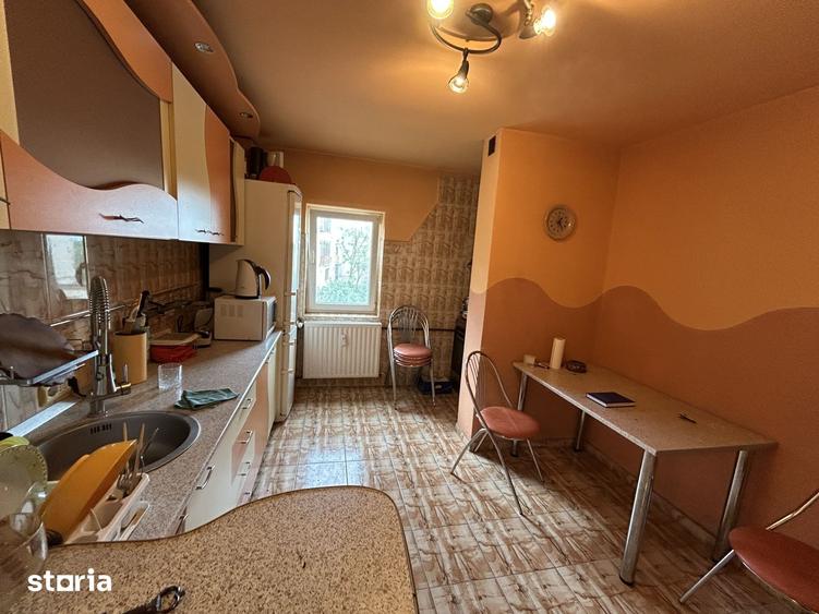 Apartament cu 3 camere decomandat în Central