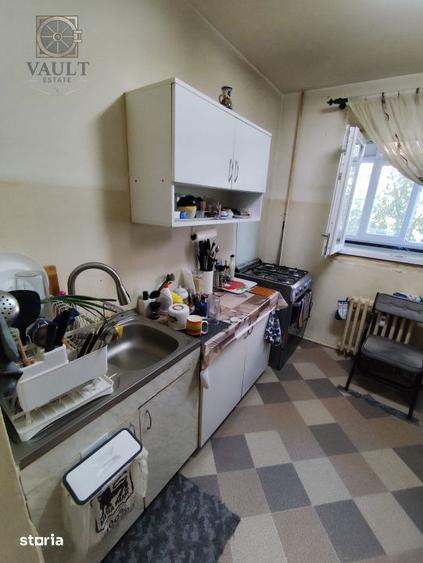 Apartament cu 3 camere decomandat în Rahova