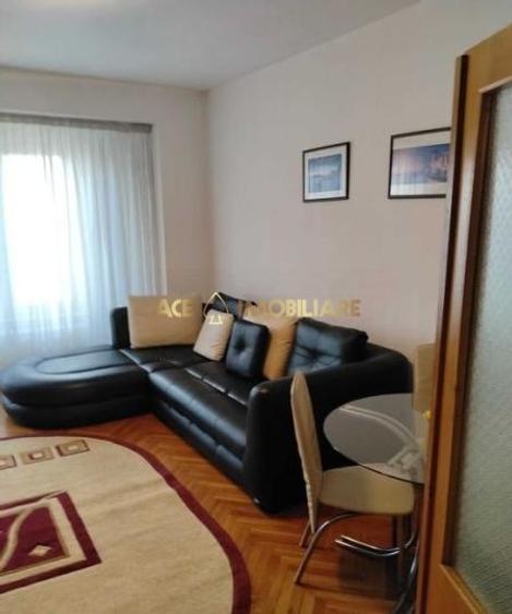 Apartament cu 3 camere decomandat, mobilat în Nerva Traian