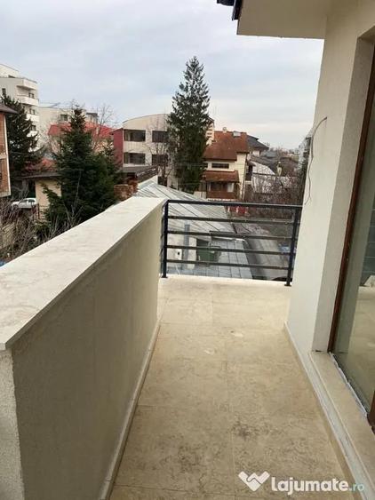 Apartament cu 2 camere decomandat în Jiului